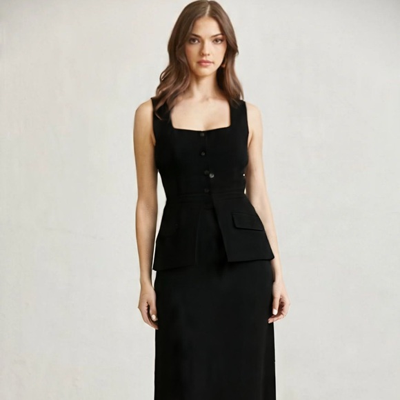 New Elegant Cream Sleeveless Dress with Button Detail